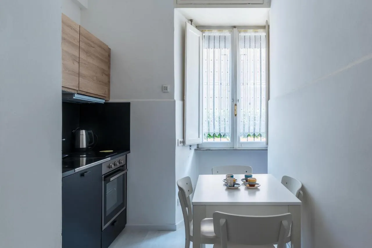 Colosseo Honey Apartment Rome Italy