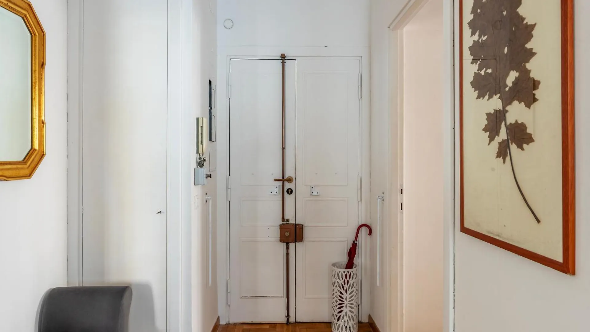Colosseo Honey Apartment Rome 0*,  Italy